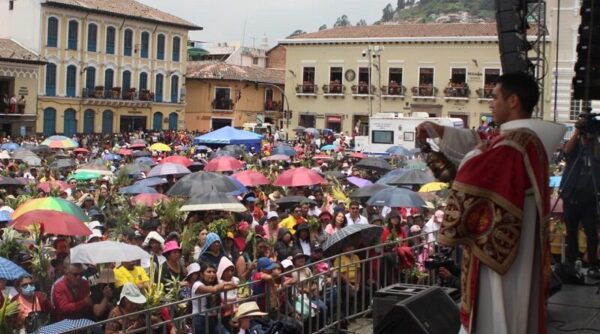 Miles de fieles vivieron con devoción la Procesión de Domingo de Ramos en el Centro Histórico
