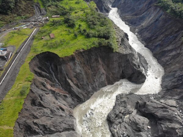 🌊🚨 Erosión Regresiva del Río Coca: ¿Qué es y qué daños está causando? 🚨🌊